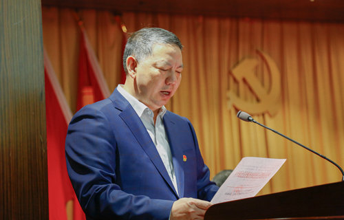 宜化集團(tuán)召開(kāi)2019年慶祝“五一”國(guó)際勞動(dòng)節(jié)暨表彰大會(huì)(圖5)