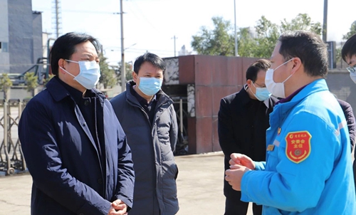 宜都市委書記羅聯峰到楚星公司檢查督導疫情防控及安全生產情況(圖1) 宜都市委書記羅聯峰到楚星公司檢查督導疫情防控及安全生產情況(圖1)
