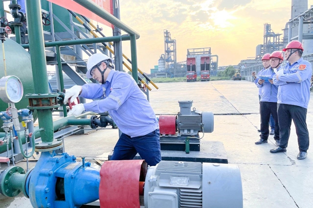 加強配合提技能！股份公司開展操作工技能比武(圖1)