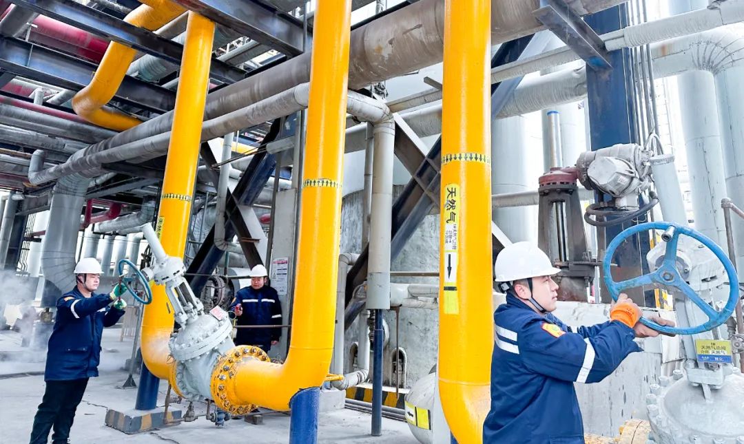 【先進(jìn)班組】聯(lián)化公司合成氨分廠工藝二班:扎實(shí)抓牢崗位安全生產(chǎn)(圖4) 【先進(jìn)班組】聯(lián)化公司合成氨分廠工藝二班:扎實(shí)抓牢崗位安全生產(chǎn)(圖4)