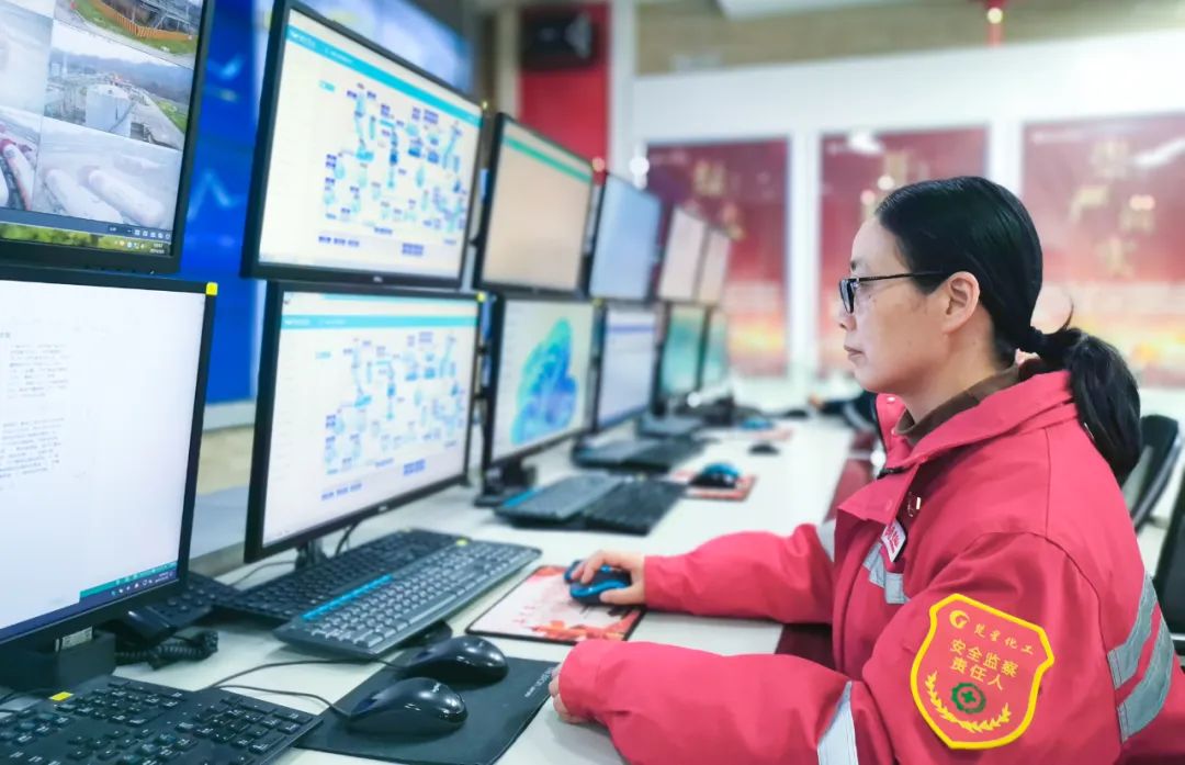 【三八特輯】楚星公司王芳：柔肩擔重任，為公司安全生產穩定貢獻巾幗力量(圖4)