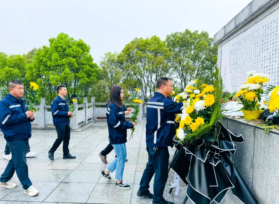 在緬懷中汲取奮進(jìn)力量！這場(chǎng)主題黨日活動(dòng)“走心”更“入心”！(圖4)