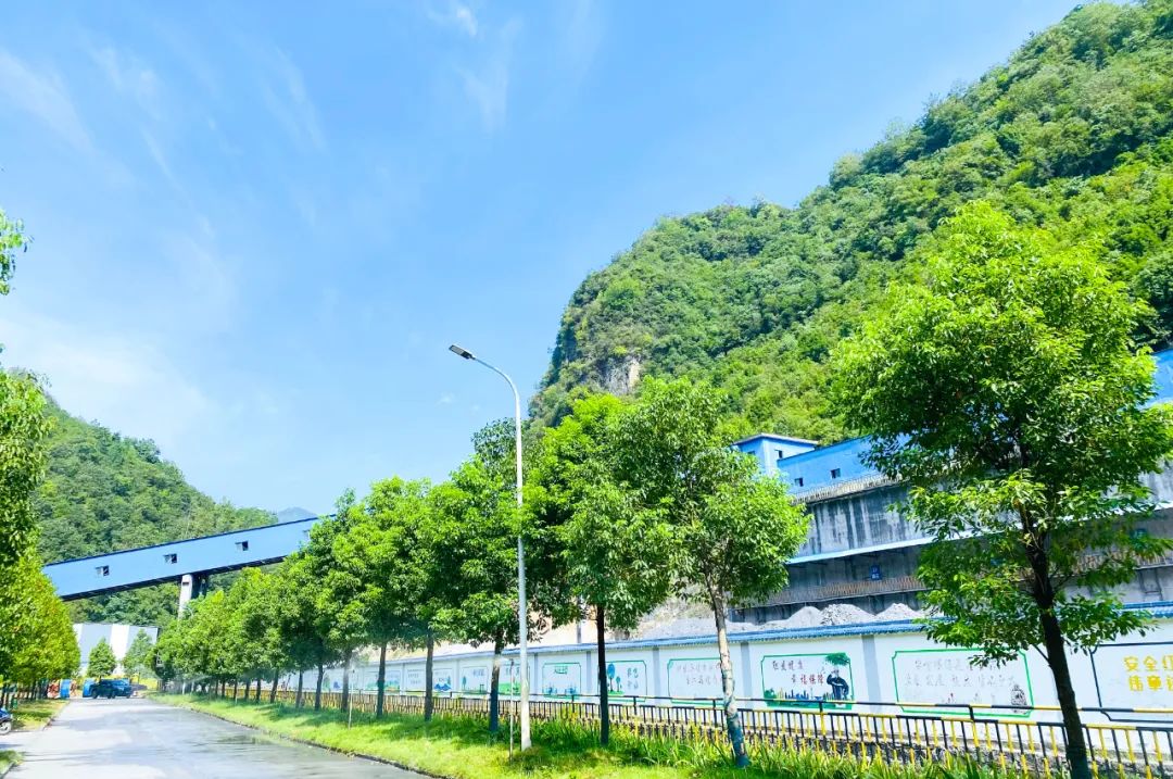 宜化礦業(yè):推行定責(zé)管理,筑牢安全防線(圖6) 宜化礦業(yè):推行定責(zé)管理,筑牢安全防線(圖6)