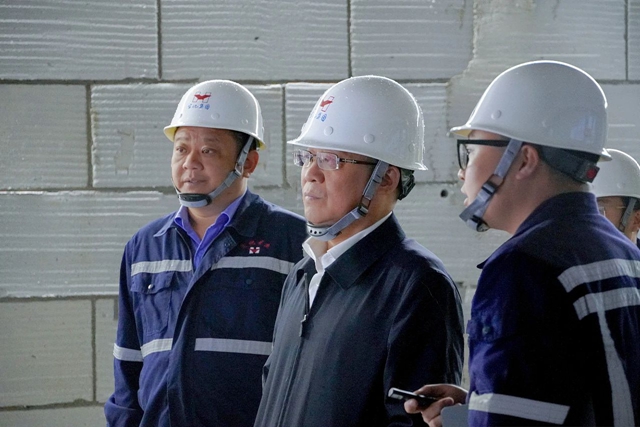 王大真到宜化礦業走訪慰問(圖1) 王大真到宜化礦業走訪慰問(圖1)