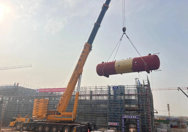 首臺大型設備“落戶”，氯堿新能源項目吹響工程設備安裝新號角！