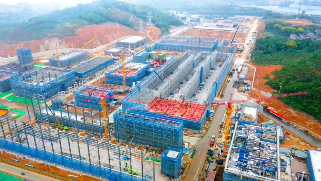 楚星生態項目尿素庫順利封頂(圖3) 楚星生態項目尿素庫順利封頂(圖3)