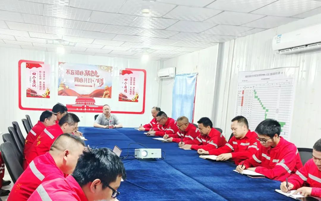 化機公司黨委書記、董事長、總經理楊中澤到新疆項目部現場辦公(圖2)