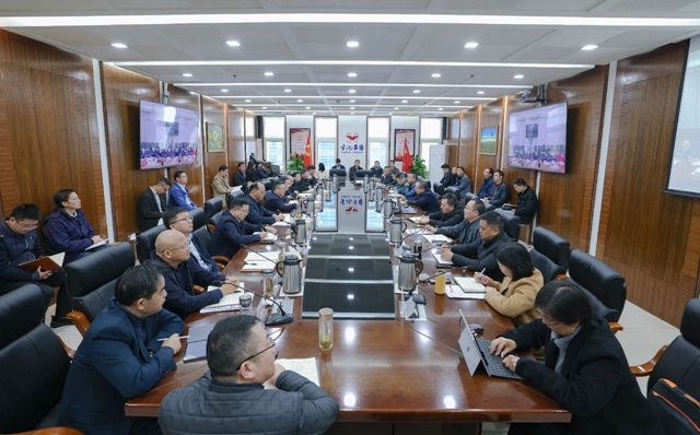 集團召開全面預算工作調(diào)度會及11月份安全例會(圖1) 集團召開全面預算工作調(diào)度會及11月份安全例會(圖1)