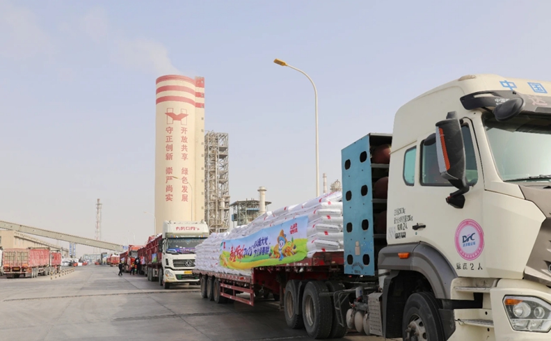 新疆天運：開足馬力生產(chǎn)，全力服務春耕(圖1)