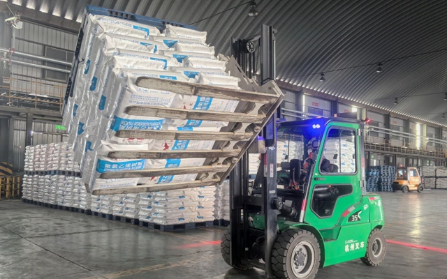 以賽促學展風采！青海宜化開展叉車技能比武(圖1)