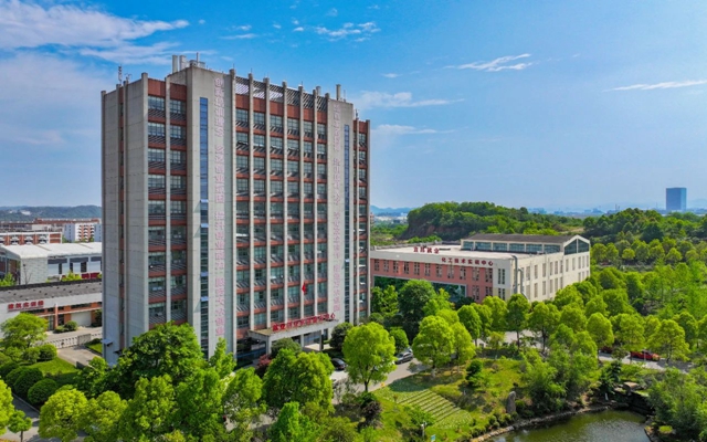 宜化集團(tuán)獲評(píng)國(guó)家級(jí)高技能人才培訓(xùn)基地(圖1) 宜化集團(tuán)獲評(píng)國(guó)家級(jí)高技能人才培訓(xùn)基地(圖1)