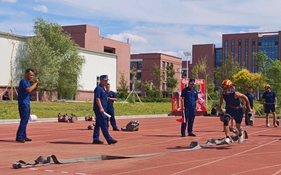 新疆宜化消防隊勇奪應(yīng)急救援技能大比武團體一等獎(圖1) 新疆宜化消防隊勇奪應(yīng)急救援技能大比武團體一等獎(圖1)
