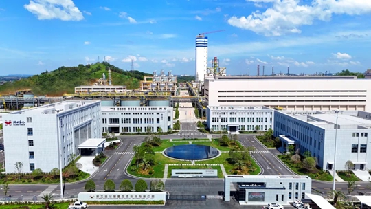 楚星生態(tài)年產(chǎn)40萬噸磷銨、20萬噸硫基復(fù)合肥項(xiàng)目竣工投產(chǎn)(圖1) 楚星生態(tài)年產(chǎn)40萬噸磷銨、20萬噸硫基復(fù)合肥項(xiàng)目竣工投產(chǎn)(圖1)