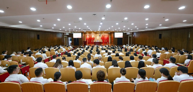 王大真講授學習教育專題黨課